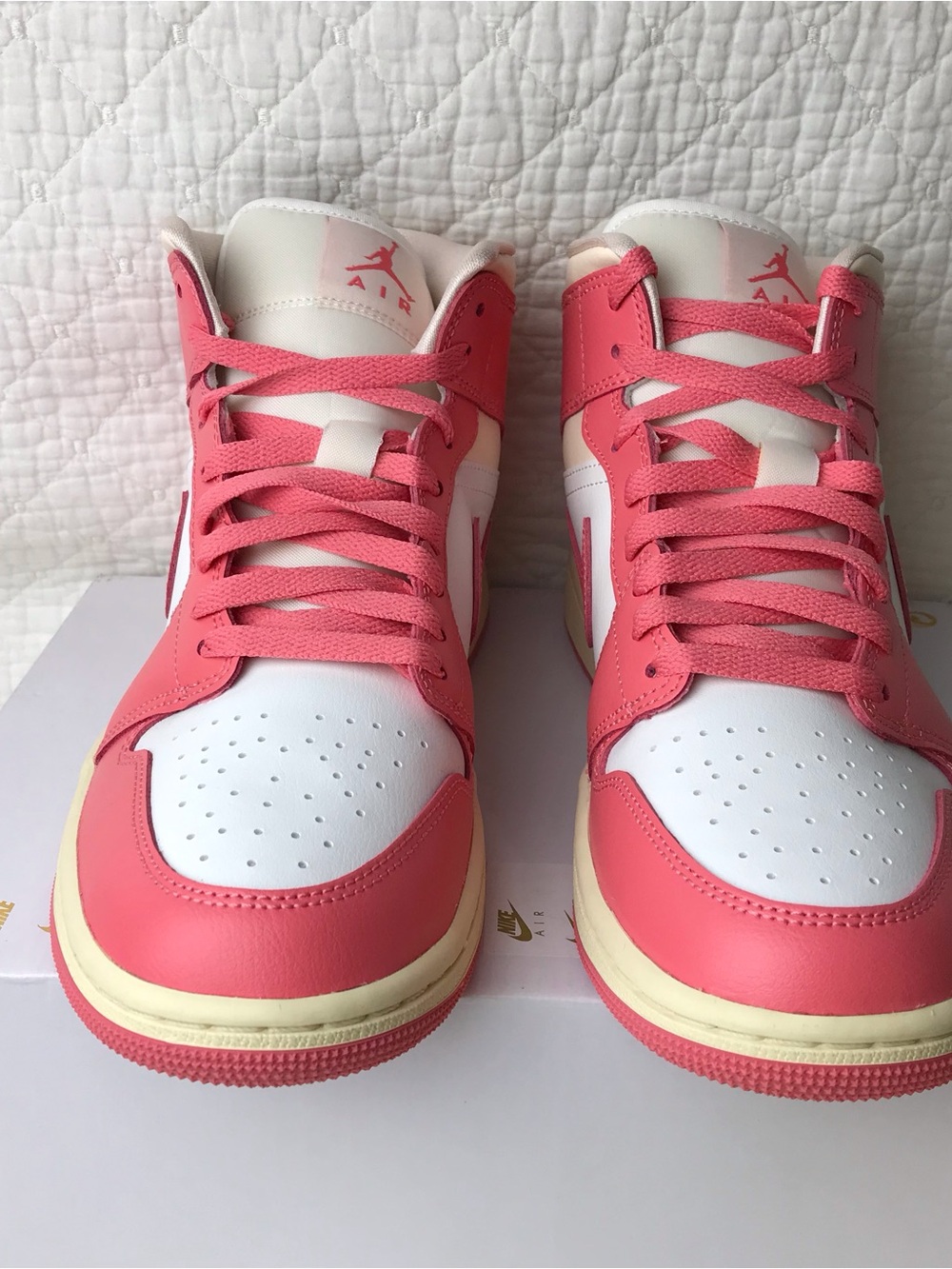 Nike Air Jordan 1 MID Shoes Women’s SZ 9.5 Sail Pink Salt Guava Ice BQ6472-109 - Picture 5 of 13